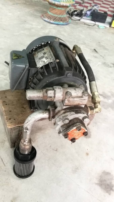 2,900 บ.ส่งถึงบ้านฟรีโทร 083-2000058 LINE ID: line832923 OIL PUMP ใช้กับระบบไฮดรอลิคได้เป็นกำลังมอเต