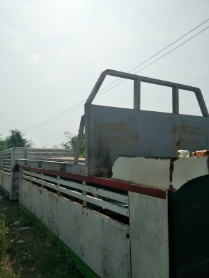 ขาย ถาดขึ้นแมคโคร ยาว 6 เมตร เหล็กบีมแทงร้อย สภาพใหม่ สวย พร้อมใช้งาน โทร 083-9628875