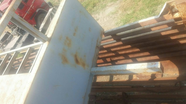 ขาย ถาดขึ้นแมคโคร ยาว 6 เมตร เหล็กบีมแทงร้อย สภาพใหม่ สวย พร้อมใช้งาน โทร 083-9628875