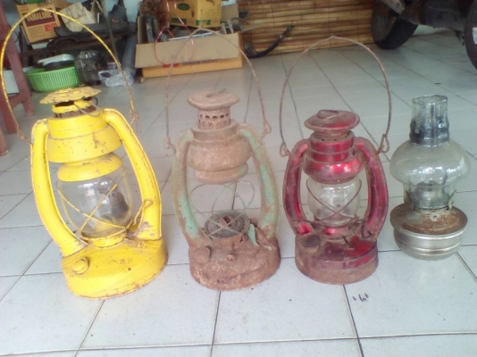 ตะเกียงโบราณเหมา 4 อัน ตะเกียงโบราณเหมา 4 อัน