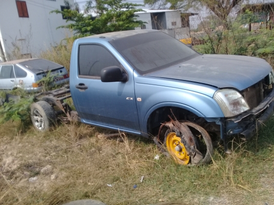 แยกอะไหล่ตัวถังดีแมก ดราก้อน