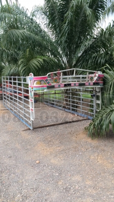 ขายด่วน แผงกระบะรถ 6ล้อ  กว้าง2 เมตร ยาว4 เมตร 30 พร้อมเสาฉาก ทำด้วยเหล็กแข้งแรง ขาย19000 บาท