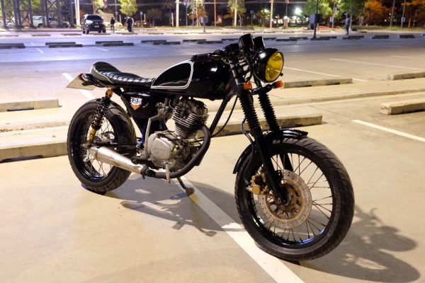 ขาย Honda GL125 แต่ง Cafe รถอยู่ กรุงเทพ ดอนเมือง เอกสารเล่มทะเบียน ภาษี61 พร้อมโอน