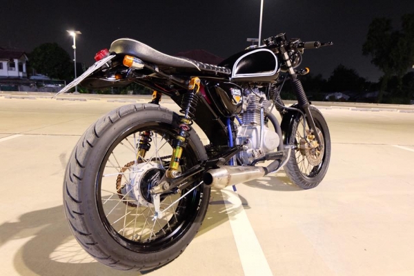 ขาย Honda GL125 แต่ง Cafe รถอยู่ กรุงเทพ ดอนเมือง เอกสารเล่มทะเบียน ภาษี61 พร้อมโอน