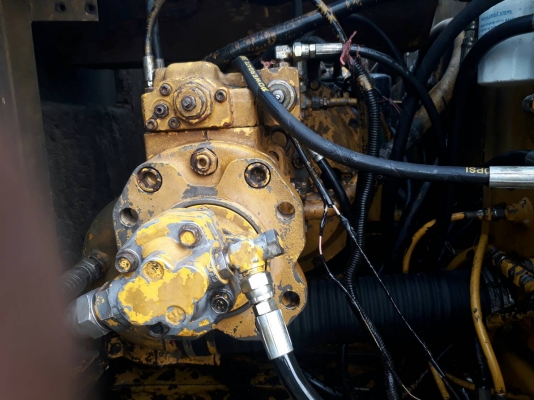 ขายด่วนSK120มากทรี ไฟฟ้ามี แอรหนาว เอกสารอินวอยส์  สภาพพร้อมใช้