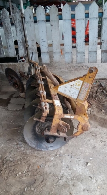 ขายครับ 34 แรง ใบมีด ผานพรวน พร้อมใช้ เล่มชุดโอนครบ ราคา 178,000 บาท กันทรลักษ์ ศรีสะเกษ เน้นโทร.0816004753/0984422502 ครับ...