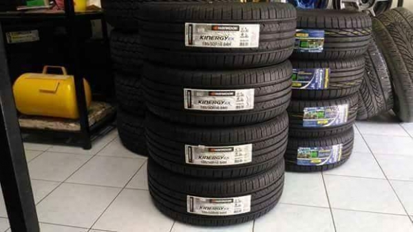 ยางใหม่ Hankook Kinergy H308 185 65 14 ผลิตปี 2017 ขายถูก 4 เส้น 4600.- NET แถมจุ๊บลมให้ 4 ตัว รับบั ยางใหม่ Hankook Kinergy H308 185 65 14 ผลิตปี 2017 ขายถูก 4 เส้น 4600.- NET แถมจุ๊บลมให้ 4 ตัว รับบั