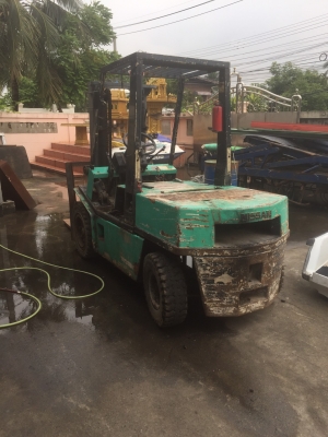 ขายรถฟอร์คลิฟต์ นิสสัน 3 ตัน ราคา 135000