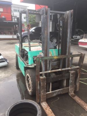 ขายรถฟอร์คลิฟต์ นิสสัน 3 ตัน ราคา 135000