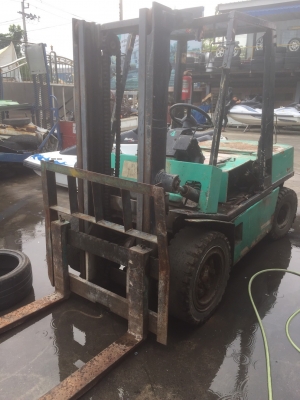 ขายรถฟอร์คลิฟต์ นิสสัน 3 ตัน ราคา 135000