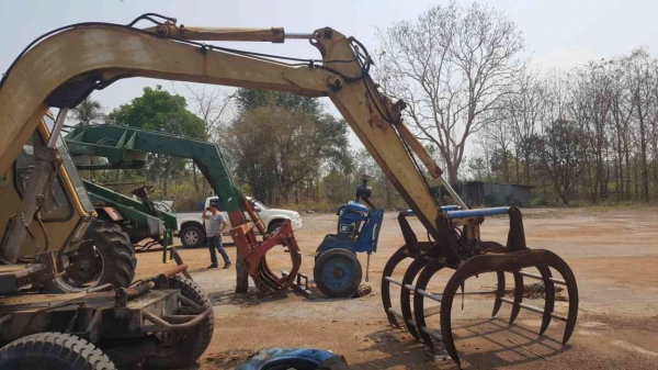 ขาย แบคโฮล้อยางขับเคลื่อน 2 เพลา 4WD KOMATSU PW60-1 ติดคีบ มีบุ้งกี๋ให้ด้วย ยางเต็ม เอกสารใบซื้อขาย ขาย แบคโฮล้อยางขับเคลื่อน 2 เพลา 4WD KOMATSU PW60-1 ติดคีบ มีบุ้งกี๋ให้ด้วย ยางเต็ม เอกสารใบซื้อขาย