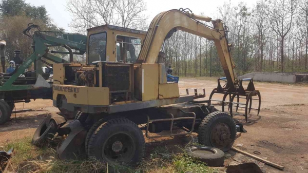 ขาย แบคโฮล้อยางขับเคลื่อน 2 เพลา 4WD KOMATSU PW60-1 ติดคีบ มีบุ้งกี๋ให้ด้วย ยางเต็ม เอกสารใบซื้อขาย ขาย แบคโฮล้อยางขับเคลื่อน 2 เพลา 4WD KOMATSU PW60-1 ติดคีบ มีบุ้งกี๋ให้ด้วย ยางเต็ม เอกสารใบซื้อขาย