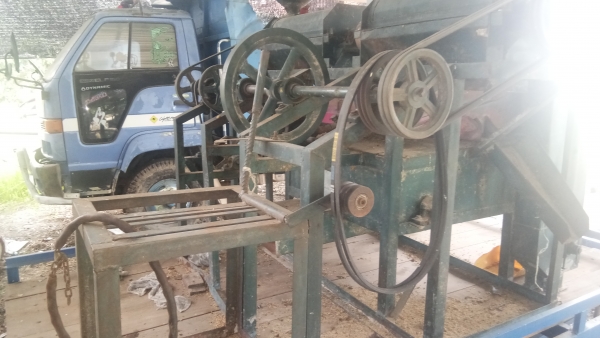 ขายสีๆข้าวหิน24นิ้ว.2หัวสีครั่งเดียวเป็นข้าวสารเลย.ครับ.พ่อแก่แล้วสีไม่ไหวครับ