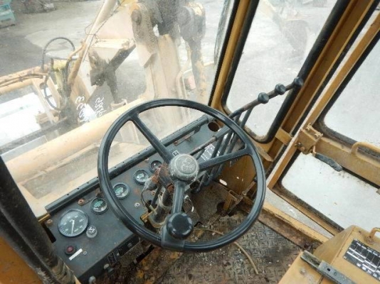 รถตัก KOMATSU SD25-3