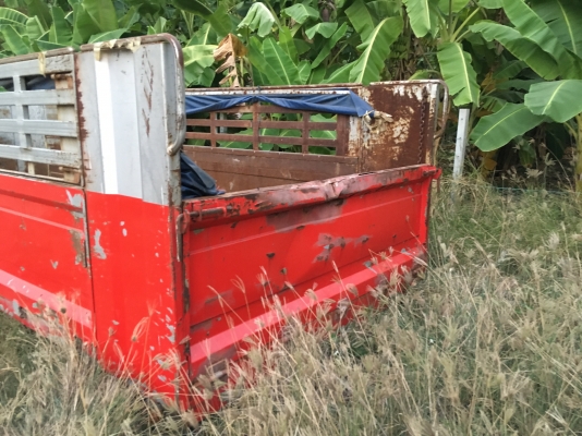 ขายกระบะ กว้าง 2.50 สูง 1.50 เมตร ยาว 6.80 เมตร มี 3 ลูก