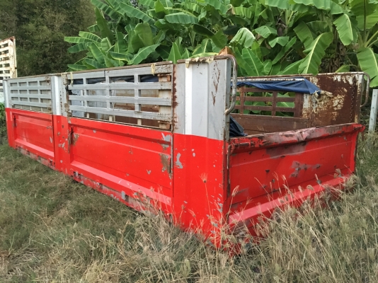 ขายกระบะ กว้าง 2.50 สูง 1.50 เมตร ยาว 6.80 เมตร มี 3 ลูก