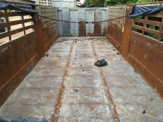 ขายกระบะ กว้าง 2.50 สูง 1.50 เมตร ยาว 6.80 เมตร มี 3 ลูก