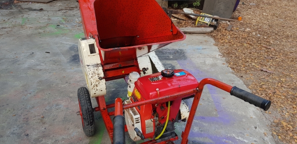 เครื่องสับกิ่งไม้  สอบถามได้ต่อรองได้ขายได้ขาย