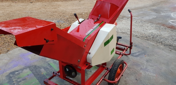 เครื่องสับกิ่งไม้   สอบถามได้ต่อรองได้ขายได้ขาย