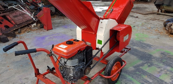 เครื่องสับกิ่งไม้   สอบถามได้ต่อรองได้ขายได้ขาย