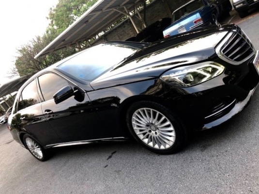 2014 BENZ E-CLASS E300 W212 DIESEL ออกศูนย์แท้ ภายในเบาะหนังสีน้ำตาล เบาะปรับไฟฟ้าเมมโมรี่ ประหยัดน้ำมันสุดๆ ระบบทุกอย่างปรกติใช้งานได้ไม่มีปัญหาสนใจดูรถ ทดลองขับหรือสอบถามรายละเอียดเพิ่มเติม และ รับปรึกษาออกรถ มือหนึ่ง มือสอง ทุกยี่ห้อ ติดต่อ 092-656-657