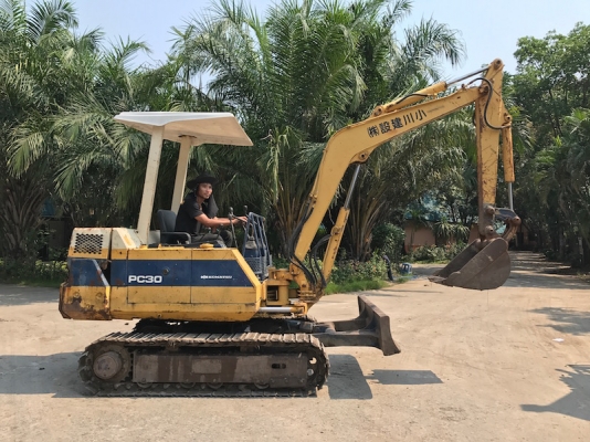 ขายKOMATSU PC30-6 คอนโทลดี ปั้มแรง แน่นๆ สวยเดิมจากญี่ปุ่น100\% ทำงานสมบูรณ์ทุกระบบ รับรองไม่ผิดหวัง 235,000 เท่านั้น!!