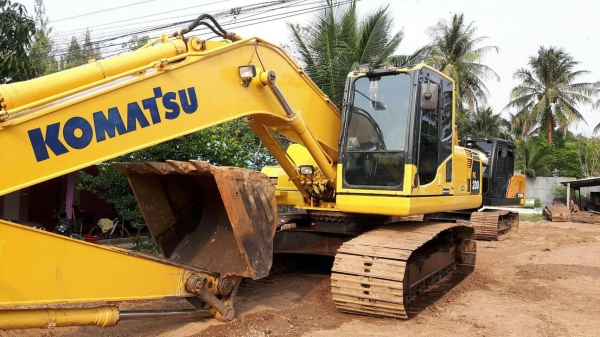 ขายด่วน!! Komatsu Pc200-8MO สภาพสวยค่ะ ขายด่วน!! Komatsu Pc200-8MO สภาพสวยค่ะ