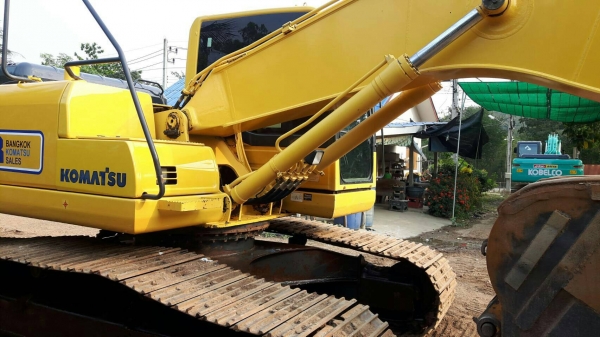 ขายด่วน!! Komatsu Pc200-8MO สภาพสวยค่ะ ขายด่วน!! Komatsu Pc200-8MO สภาพสวยค่ะ