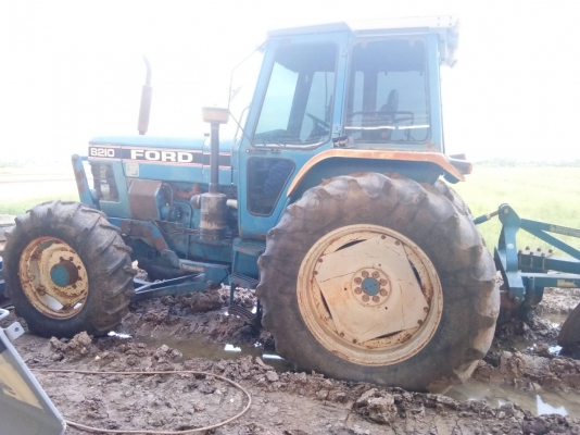 ขายรถไถFord8210เก๋งแอร์ ใบดัน ผลาน4สภาพสวยพร้อมใช้ ติดต่อคุณอ๊อฟ พิจิตร 086-737-9991
