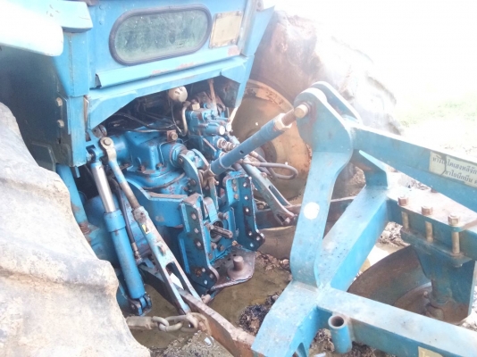 ขายรถไถFord8210เก๋งแอร์ ใบดัน ผลาน4สภาพสวยพร้อมใช้ ติดต่อคุณอ๊อฟ พิจิตร 086-737-9991