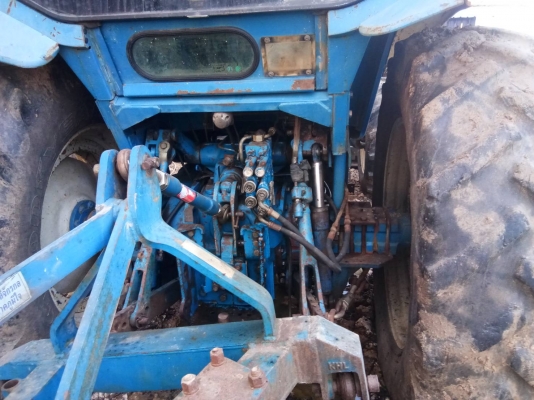 ขายรถไถFord8210เก๋งแอร์ ใบดัน ผลาน4สภาพสวยพร้อมใช้ ติดต่อคุณอ๊อฟ พิจิตร 086-737-9991