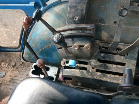 ขายรถไถFord8210เก๋งแอร์ ใบดัน ผลาน4สภาพสวยพร้อมใช้ ติดต่อคุณอ๊อฟ พิจิตร 086-737-9991