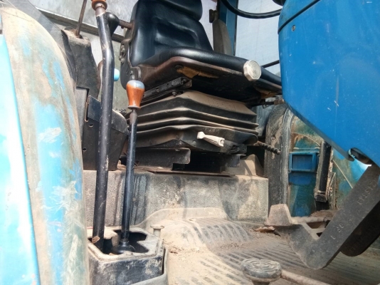 ขายรถไถFord8210เก๋งแอร์ ใบดัน ผลาน4สภาพสวยพร้อมใช้ ติดต่อคุณอ๊อฟ พิจิตร 086-737-9991