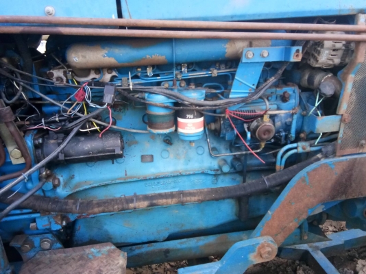 ขายรถไถFord8210เก๋งแอร์ ใบดัน ผลาน4สภาพสวยพร้อมใช้ ติดต่อคุณอ๊อฟ พิจิตร 086-737-9991