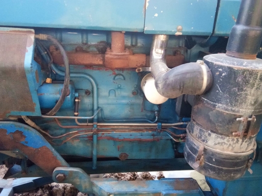 ขายรถไถFord8210เก๋งแอร์ ใบดัน ผลาน4สภาพสวยพร้อมใช้ ติดต่อคุณอ๊อฟ พิจิตร 086-737-9991