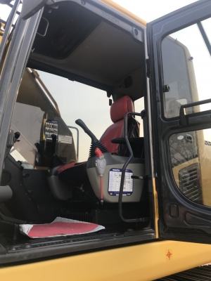 ขายด่วน!! Komatsu PC200-8MO ไมล์ ชม.5,000 สภาพสวยค่ะ