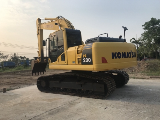 ขายด่วน!! Komatsu PC200-8MO ไมล์ ชม.5,000 สภาพสวยค่ะ
