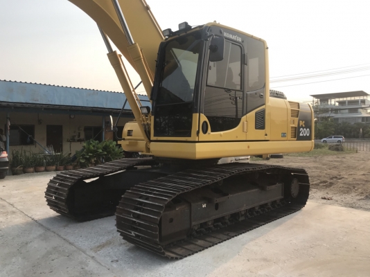 ขายด่วน!! Komatsu PC200-8MO ไมล์ ชม.5,000 สภาพสวยค่ะ