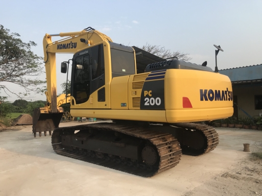 ขายด่วน!! Komatsu PC200-8MO ไมล์ ชม.5,000 สภาพสวยค่ะ