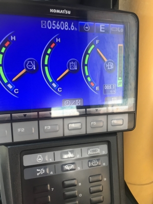 ขายด่วน!! Komatsu PC200-8MO ไมล์ ชม.5,000 สภาพสวยค่ะ