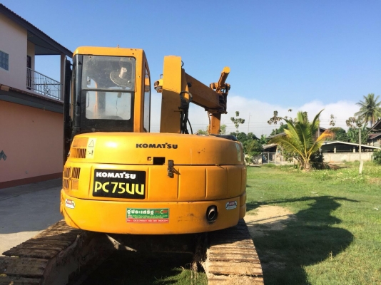ขาย แบคโฮ KOMATSU PC75UU