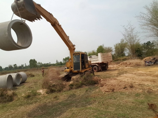 ลดสุดๆๆ ถูกสุดๆ ขายด่วนรถแบคโฮCat215bเทียบเท่าPC150คอลโทลสั้นรถสถาพพร้อมใช้ + เทเลอร์หัวยาว  นิสสัน ยูดี