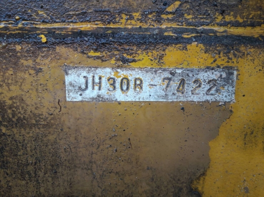 รถตัก KOMATSU JH30B ทุกอย่างเครื่องดี ไม่หลวม