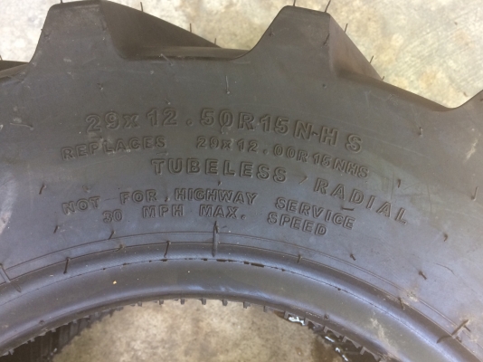 ฝากขาย ยางทุกชนิด ที่ใช้กับรถบด รถเกรด รถตัก และใช้กับรถการเกษตร ทุกชนิด ฯลฯ และอื่นๆอีกมาก ฝากขาย ยางทุกชนิด ที่ใช้กับรถบด รถเกรด รถตัก และใช้กับรถการเกษตร ทุกชนิด ฯลฯ และอื่นๆอีกมาก