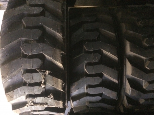 ฝากขาย ยางทุกชนิด ที่ใช้กับรถบด รถเกรด รถตัก และใช้กับรถการเกษตร ทุกชนิด ฯลฯ และอื่นๆอีกมาก ฝากขาย ยางทุกชนิด ที่ใช้กับรถบด รถเกรด รถตัก และใช้กับรถการเกษตร ทุกชนิด ฯลฯ และอื่นๆอีกมาก