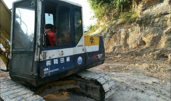 ขายรถแบคโฮ KOMATSU PC120-5 เอกสารอินวอย ระบบไฟเต็ม มีระบบหัวกระแทก ราคา 480000 ขายรถแบคโฮ KOMATSU PC120-5 เอกสารอินวอย ระบบไฟเต็ม มีระบบหัวกระแทก ราคา 480000