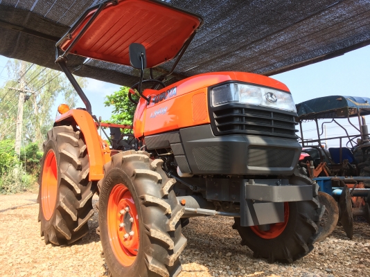 รถแทรกเตอร์