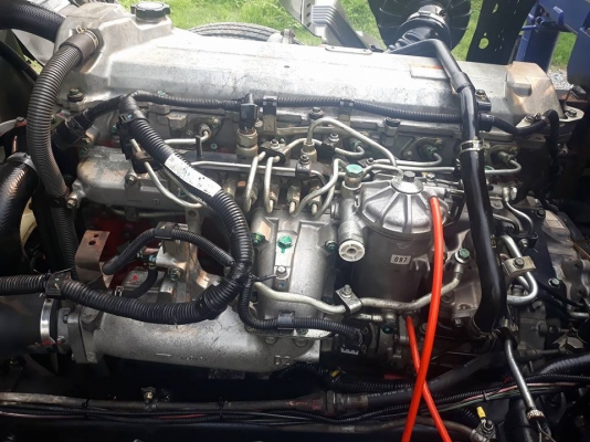 HINO 10 ล้อติดตั้งเครน  TADANO 5 ตัน 4 ปลอก 3 ชัก ปี 2012 เครื่อง 212 แรง กระบะยาว 6.50 เมตร