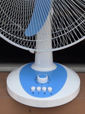 หน้าร้อนแล้ว ขายพัดลม DC12V หน้าร้อนแล้ว ขายพัดลม DC12V