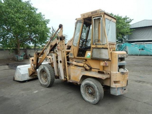 ขายรถตักล้อยาง  ยี่ห้อ KOMATSU  รุ่น  SD25-3 เครื่องยนต์  KOMATSU 6D95 เก่าจากJAPAN  ใช้งานได้จริงสนใจดูสภาพรถได้ ติดต่อ 089-2619445